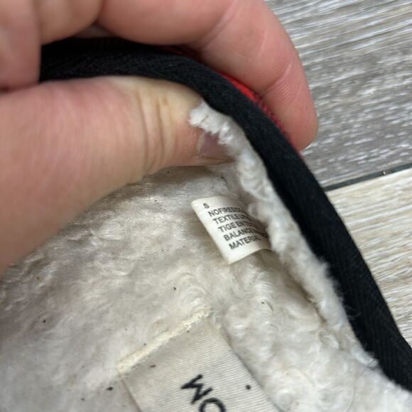 0327 Nordstrom plaid bedroom slippers - Picture 3 of 5